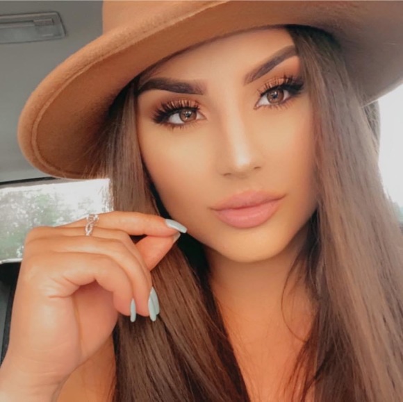 Meet your Posher, Crystal - Picture 1 of 1